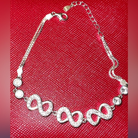 Infinity ♾️ bracelet - Picture 3 of 5